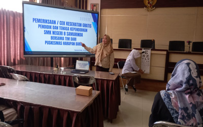 SMK Negeri 8 Samarinda Gelar Gerakan Sekolah Sehat, Guru dan Tenaga Kependidikan Ikuti Skrining Kesehatan Gratis