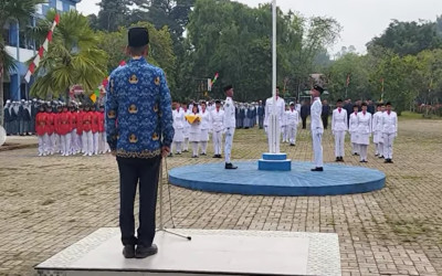 SMK Negeri 8 Samarinda Melaksanakan Upacara Bendera Memperingati Hari Kemerdekaan RI ke-80