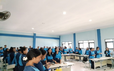 Ibadah Persekutuan Kristen SMK Negeri 8 Samarinda Berlangsung Khusyuk dan Penuh Antusias.