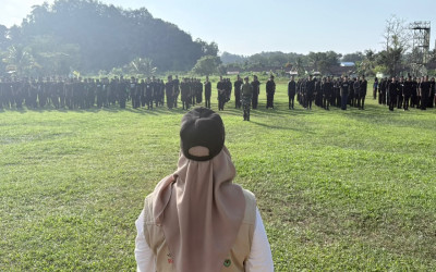 SMK Negeri 8 Samarinda Gembleng Karakter Siswa-Siswi dan Taruna-taruni Baru Melalui Madabintal di Kompi Senapan A